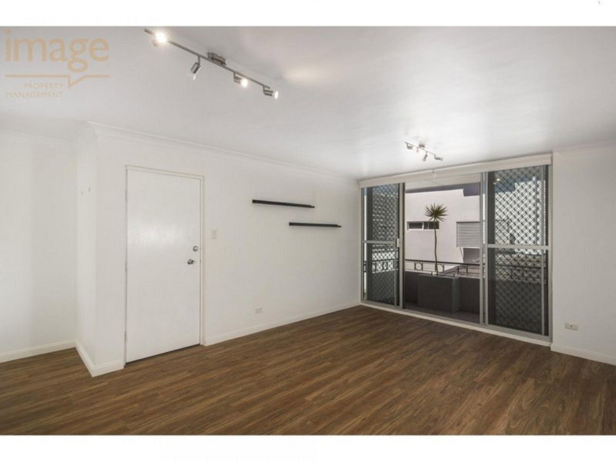 2/22 Barlow Street CLAYFIELD QLD 4011, Clayfield - Thumbnail 2