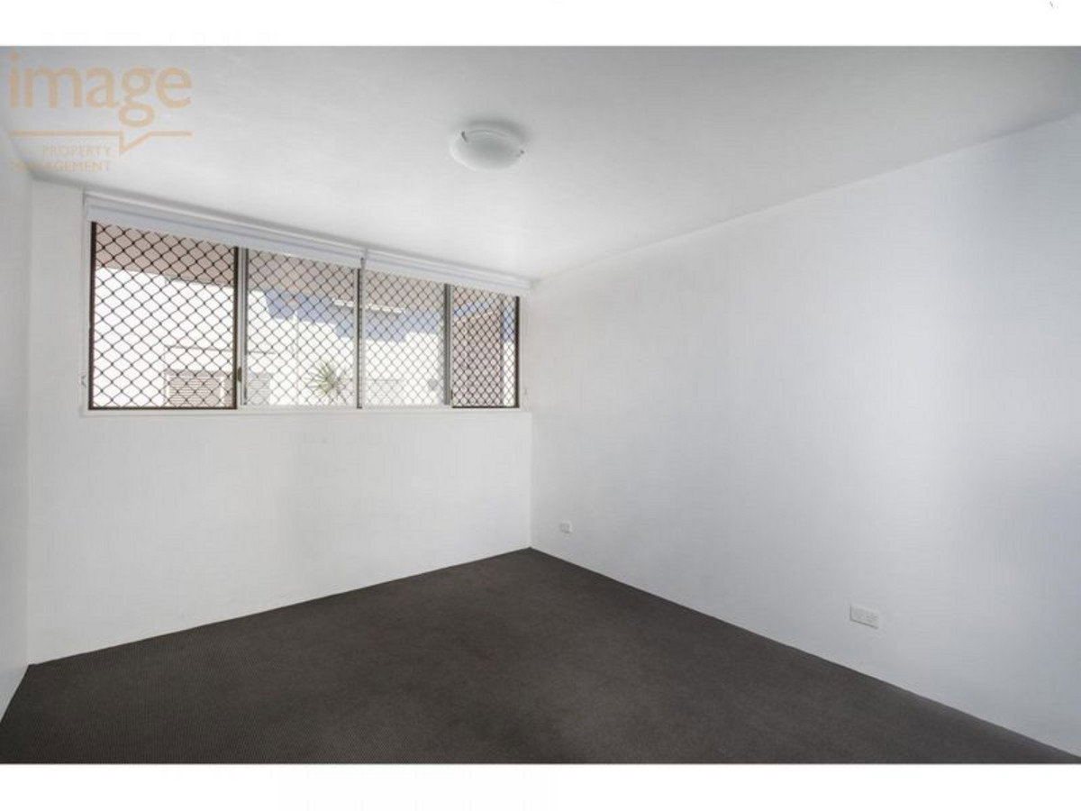 2/22 Barlow Street CLAYFIELD QLD 4011, Clayfield - Thumbnail 4