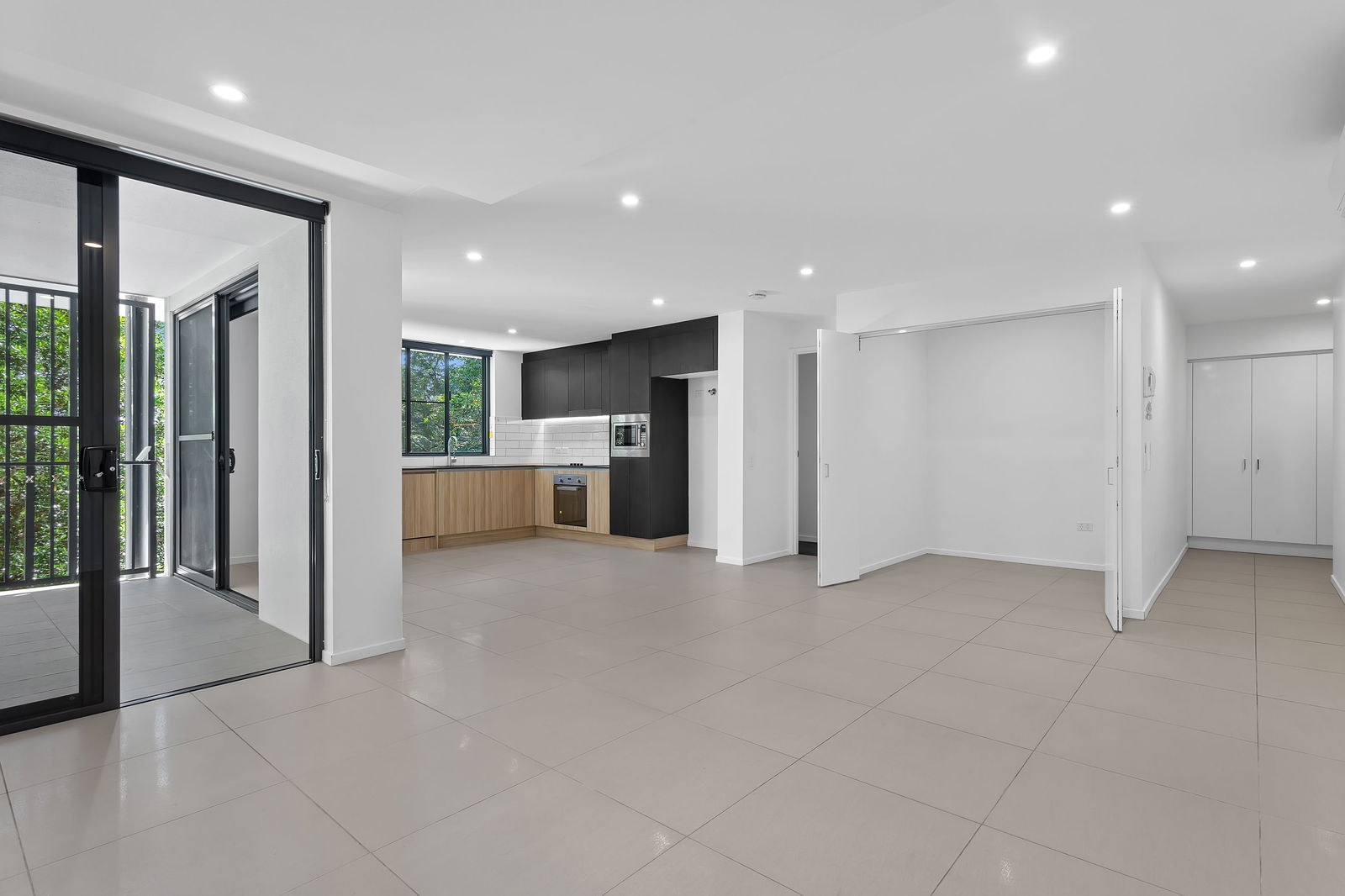 Main listing image for 204/17 View Street, Mount Gravatt East  QLD  4122
