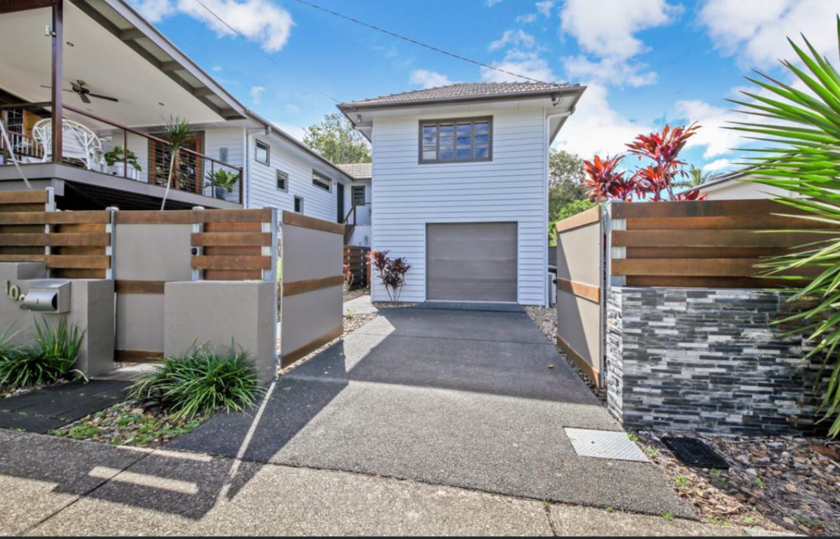 Main listing image for 2/102 Yundah Street, Shorncliffe  QLD  4017