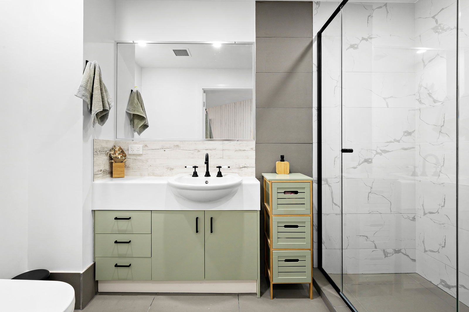 Main listing image for 4/76-78 John Street, Redcliffe  QLD  4020