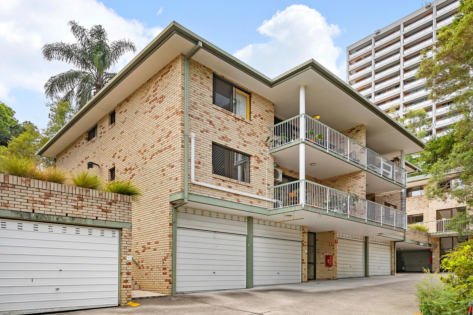 Main listing image for 13/14 Paradise Street, Highgate Hill  QLD  4101
