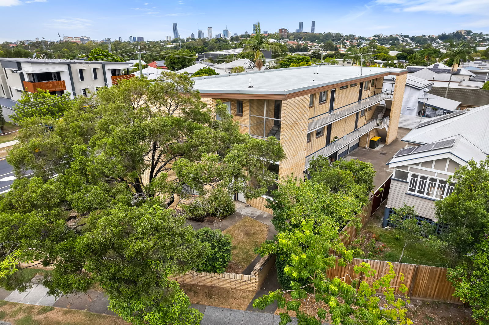 Main listing image for 2/21 Edmondstone Street, Newmarket  QLD  4051