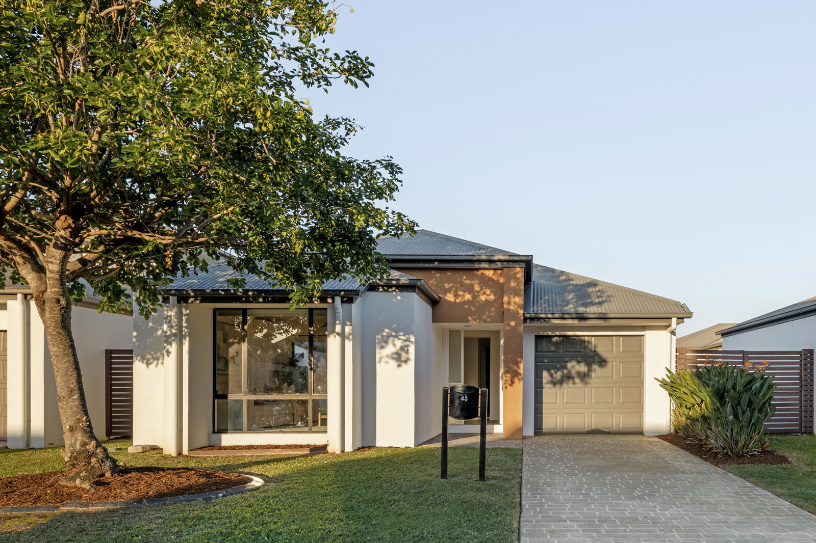 Main listing image for 43 The Grange, Hendra  QLD  4011