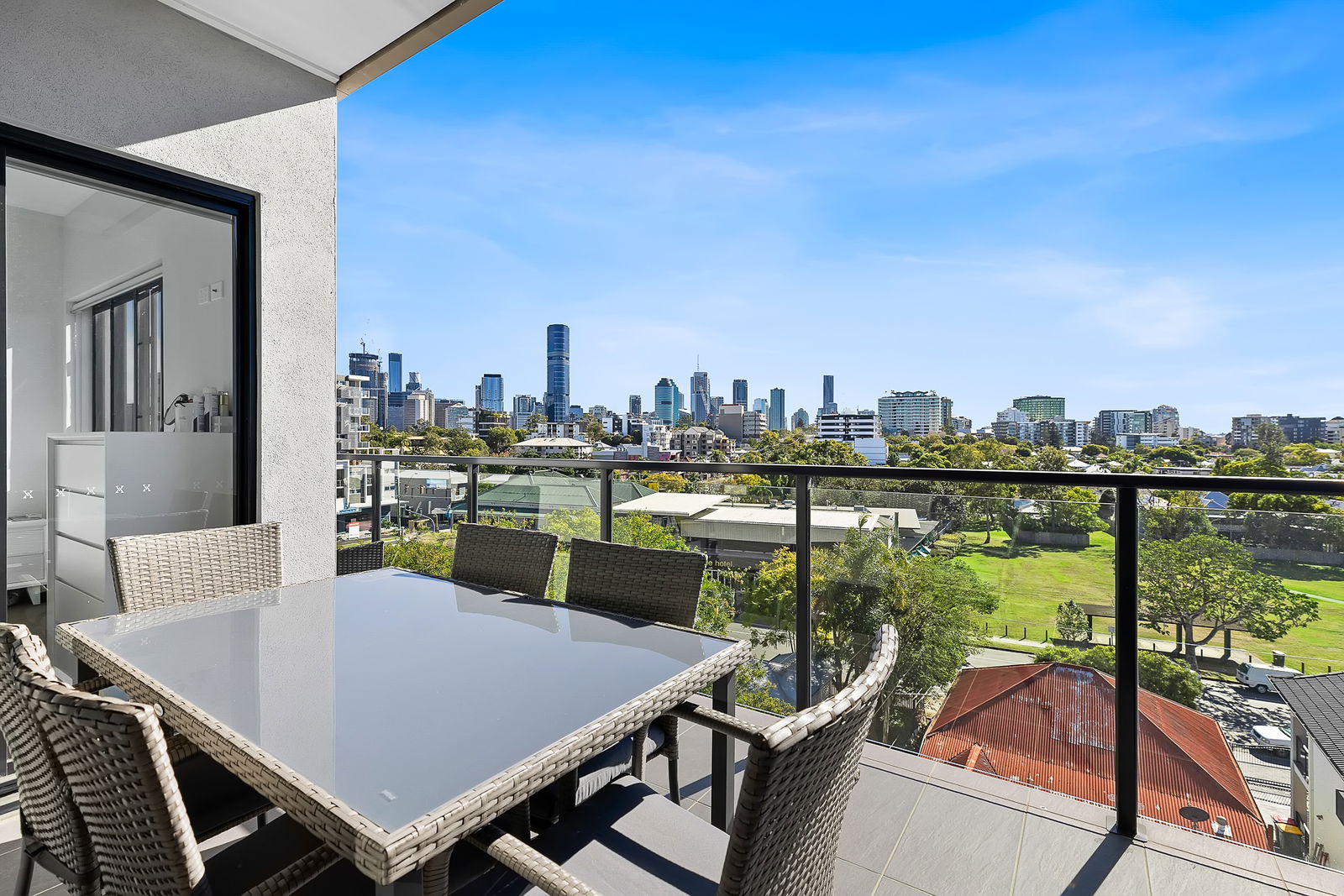 Main listing image for 404/24 Bromley Street, Kangaroo Point  QLD  4169