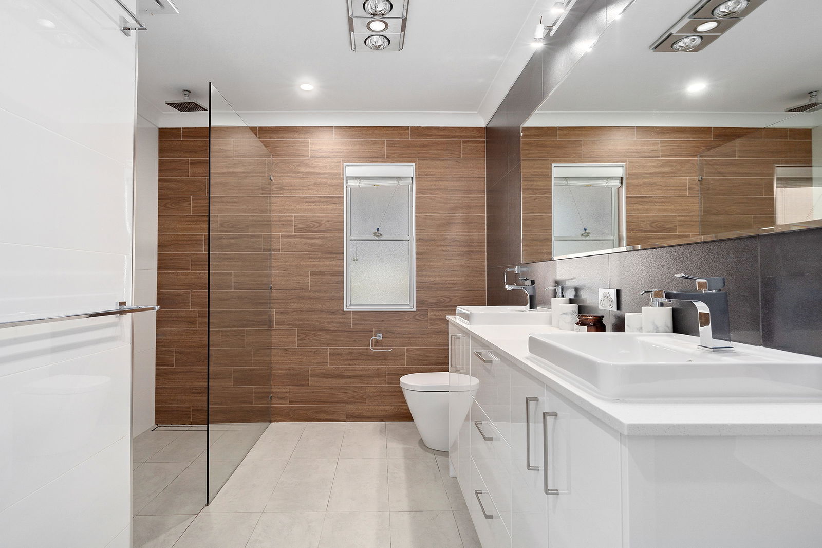 Main listing image for 33 Wotton Street, Camp Hill  QLD  4152
