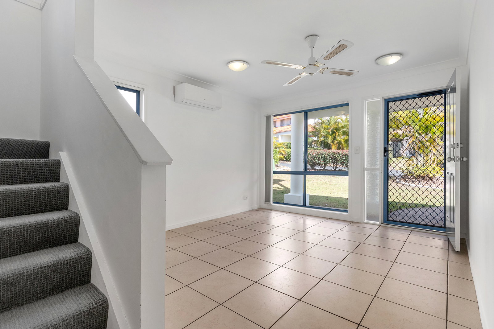 13/2 Studio Drive, Pacific Pines, QLD, 4211, Pacific Pines - Thumbnail 2
