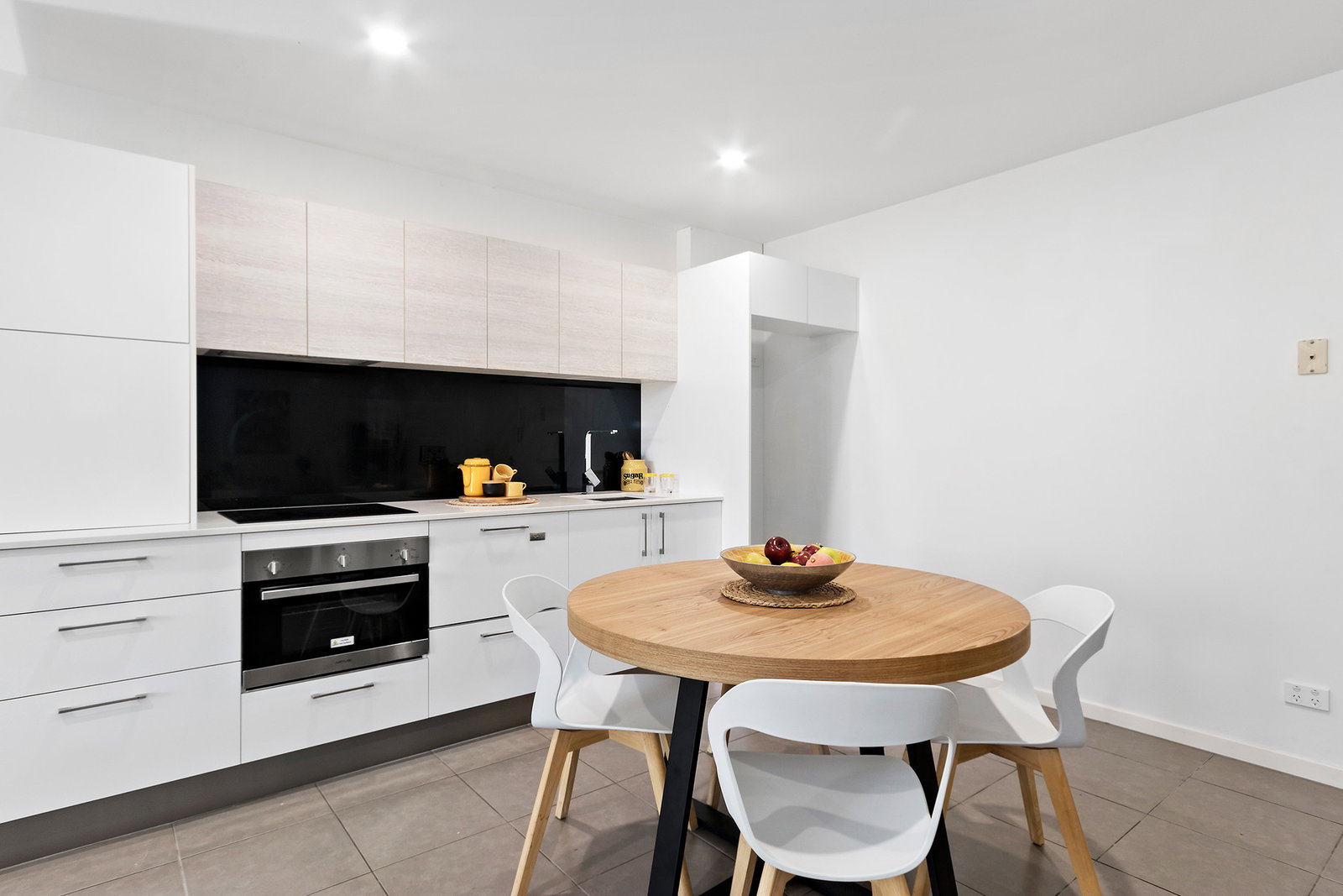 1118/6-8 Waterford Court, Bundall, QLD, 4217, Bundall - Thumbnail 2