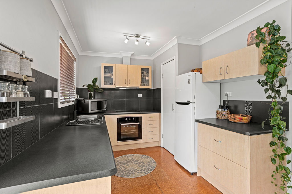 12 Helen Street, North Booval, QLD, 4304, North Booval - Thumbnail 3