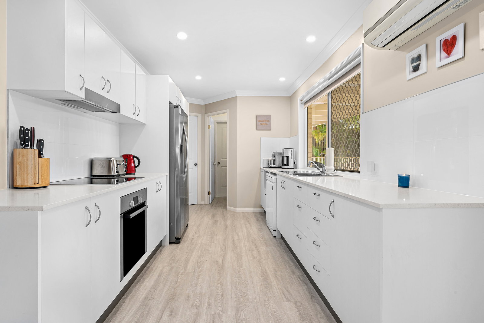20 Stockman Crescent, Mudgeeraba, QLD, 4213, Mudgeeraba - Thumbnail 2