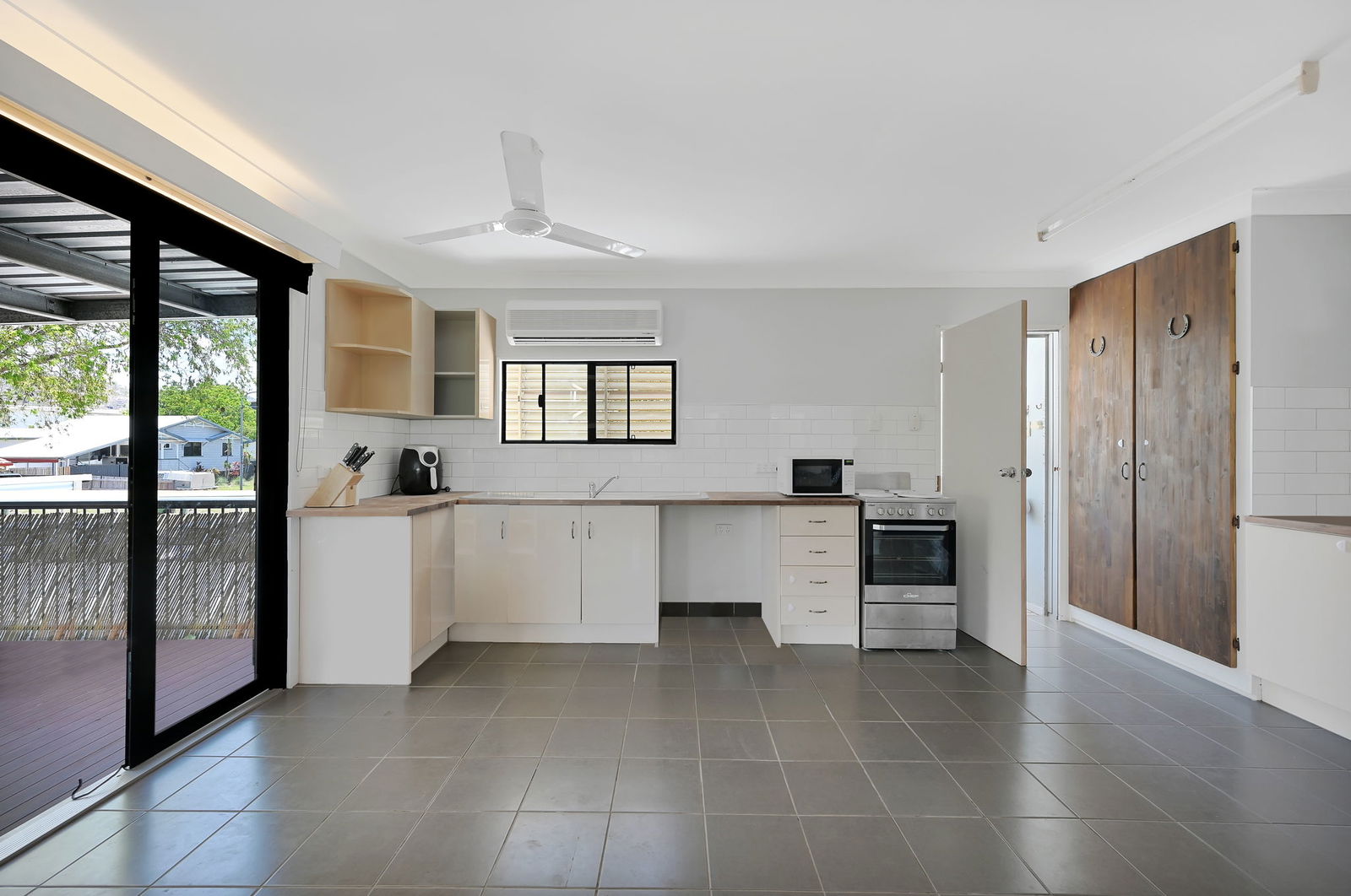 Main listing image for 16 Barnett Street, Mount Louisa  QLD  4814