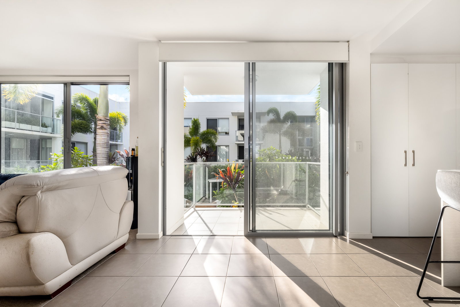 1206/6-8 Waterford Court, Bundall, QLD, 4217, Bundall - Thumbnail 5