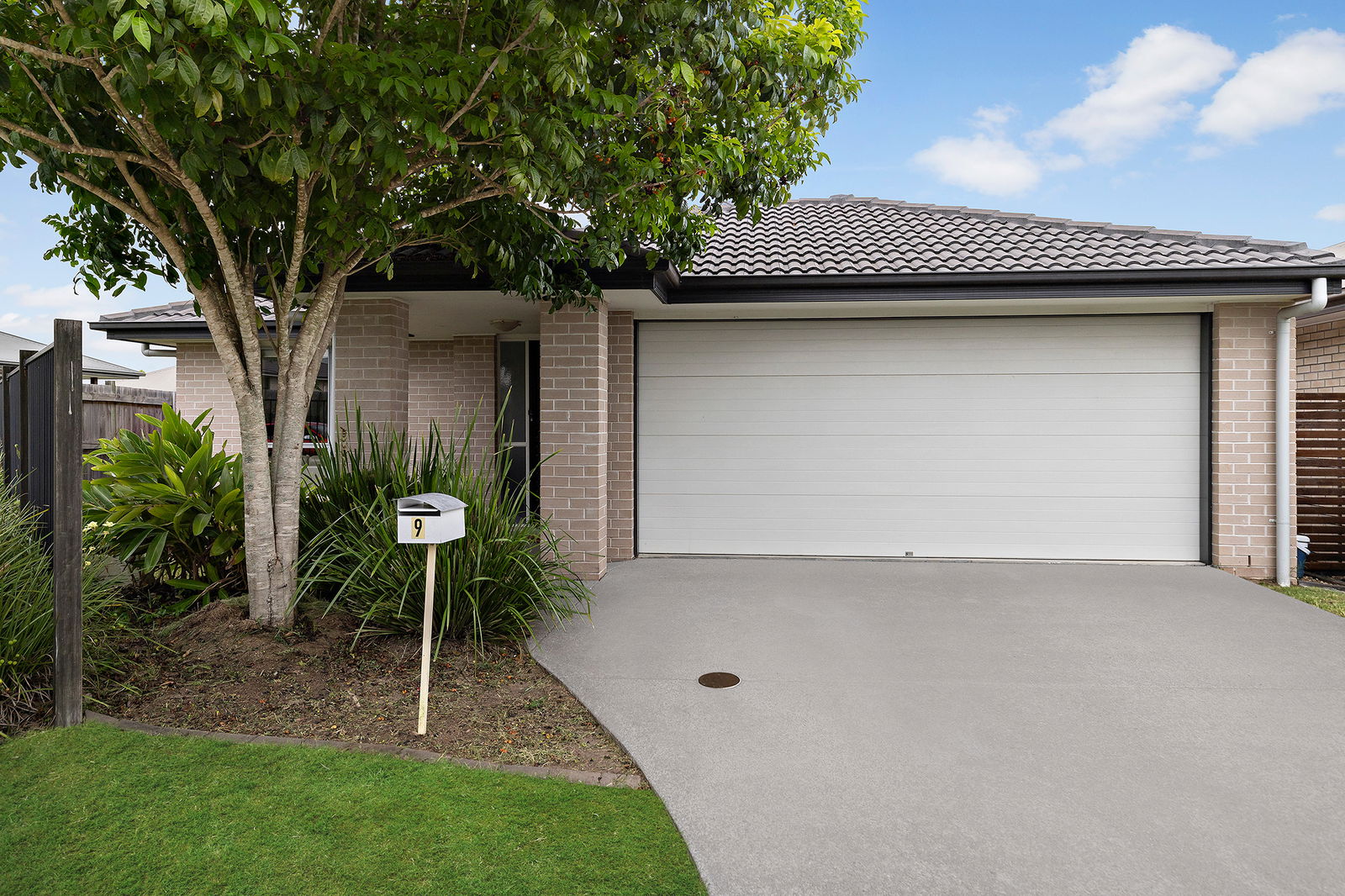 Main listing image for 9 Tanzanite Avenue, Logan Reserve  QLD  4133