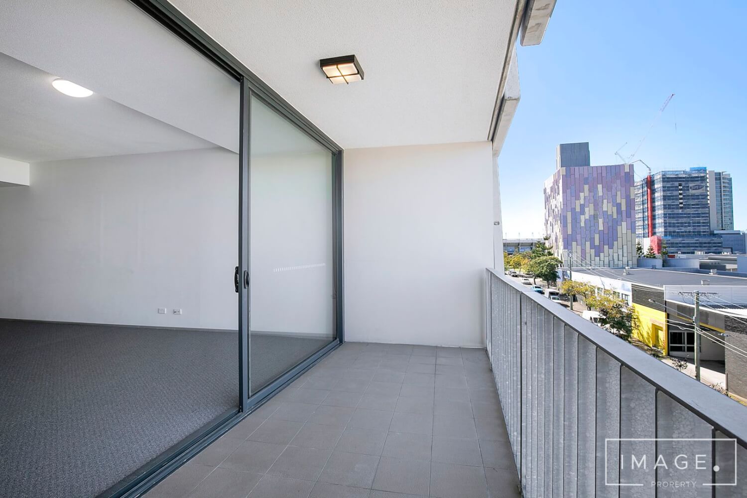 504/77 Jurgens Street, Woolloongabba, QLD, 4102, Woolloongabba - Thumbnail 3