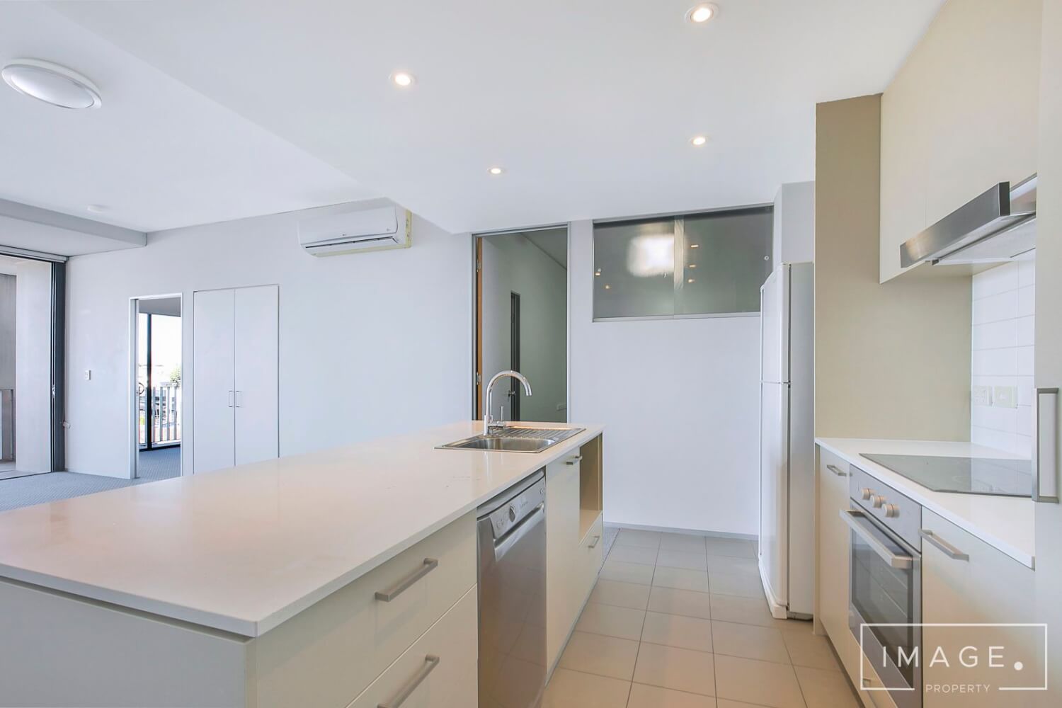 504/77 Jurgens Street, Woolloongabba, QLD, 4102, Woolloongabba - Thumbnail 4