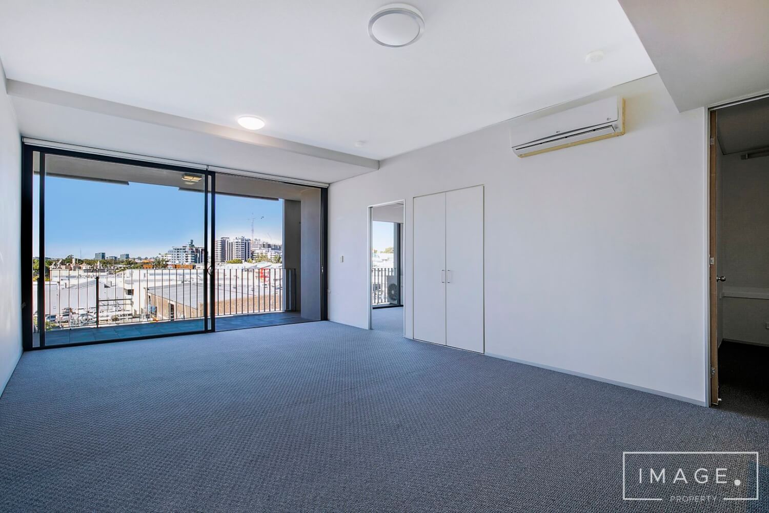 504/77 Jurgens Street, Woolloongabba, QLD, 4102, Woolloongabba - Thumbnail 2