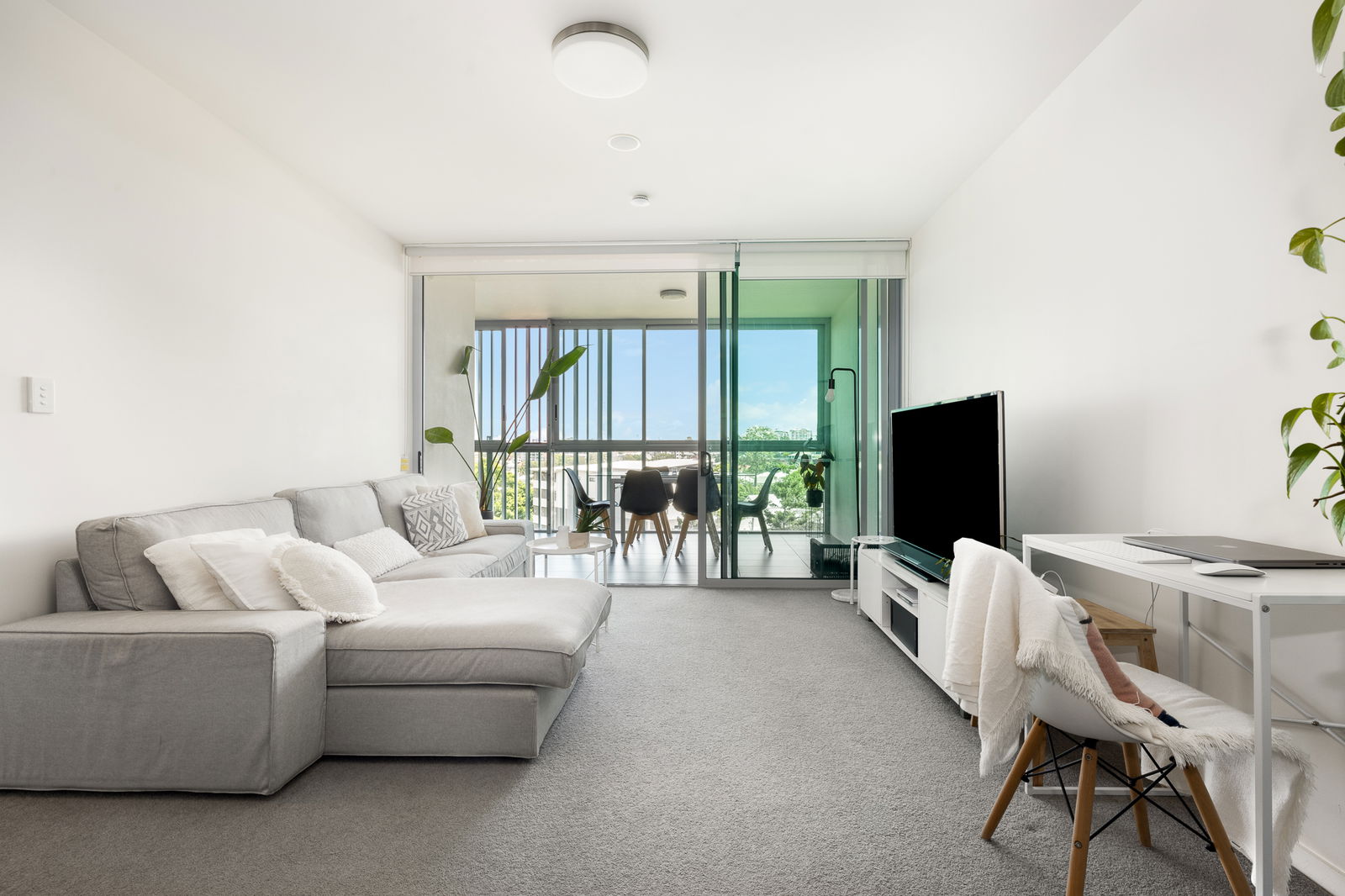 Main listing image for 402/18 Thorn Street, Kangaroo Point  QLD  4169
