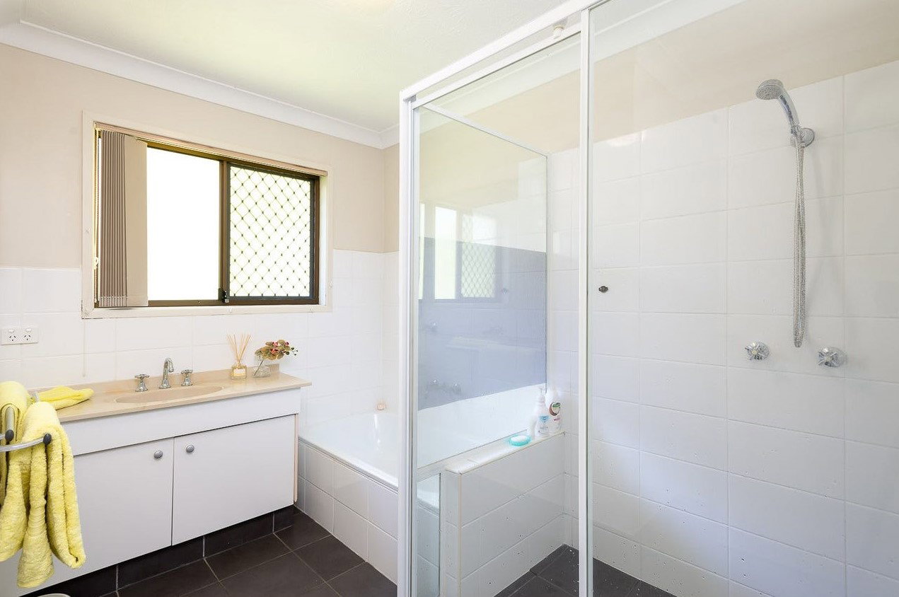 11 Matina Street, Biggera Waters, QLD, 4216, Biggera Waters - Thumbnail 3
