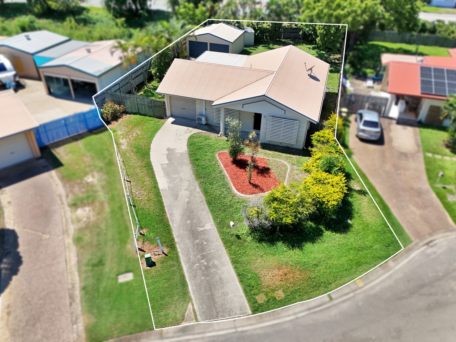 12 Black Braes Court, Mount Louisa, QLD, 4814, Mount Louisa - Thumbnail 2