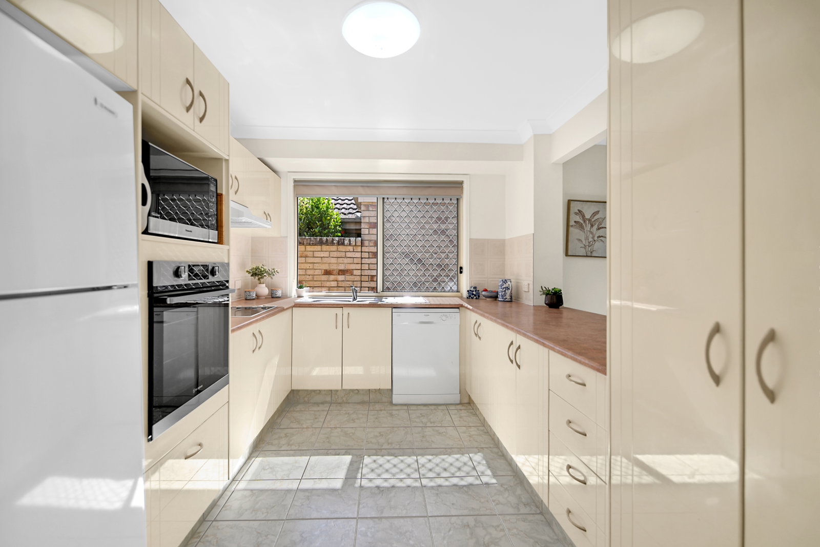 13 Hillsborough Close, Robina, QLD, 4226, Robina - Thumbnail 7