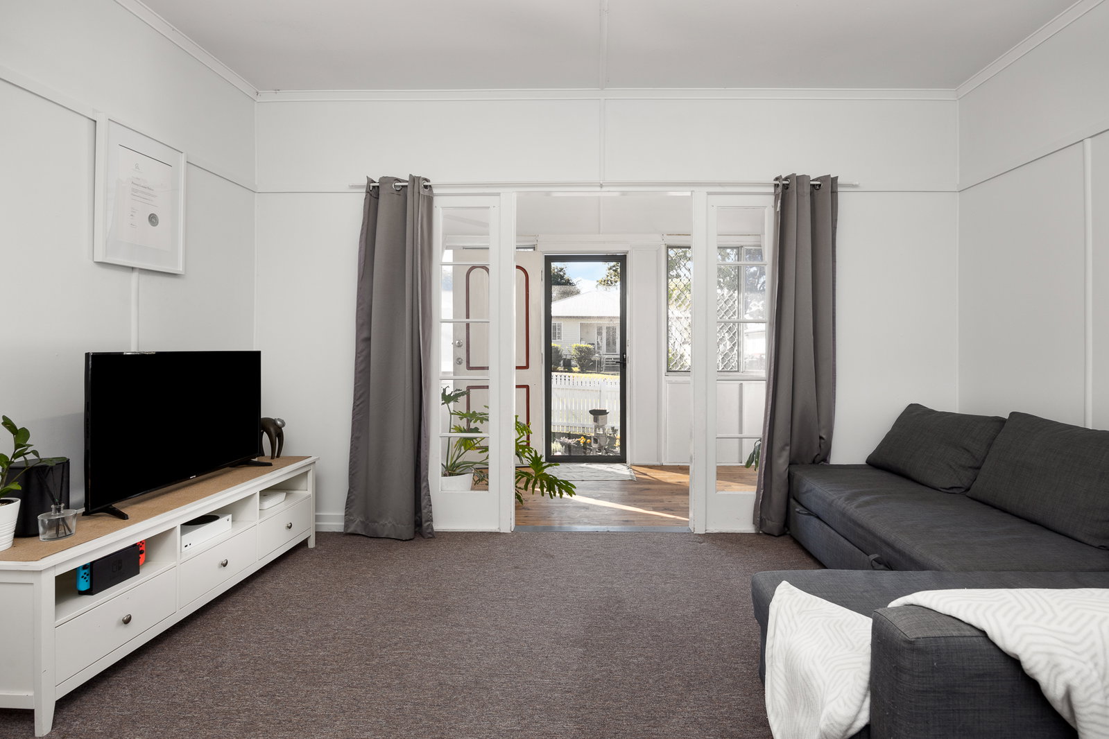 3 Cambridge Street, Silkstone, QLD, 4304, Silkstone - Thumbnail 3