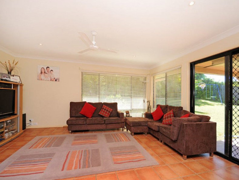 5 Makemo Street, Pacific Pines, QLD, 4211, Pacific Pines - Thumbnail 2