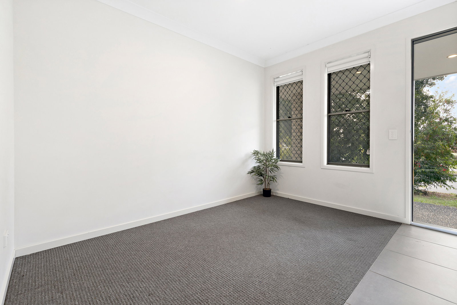 86 Huntingdale Street, Leichhardt, QLD, 4305, Leichhardt - Thumbnail 6