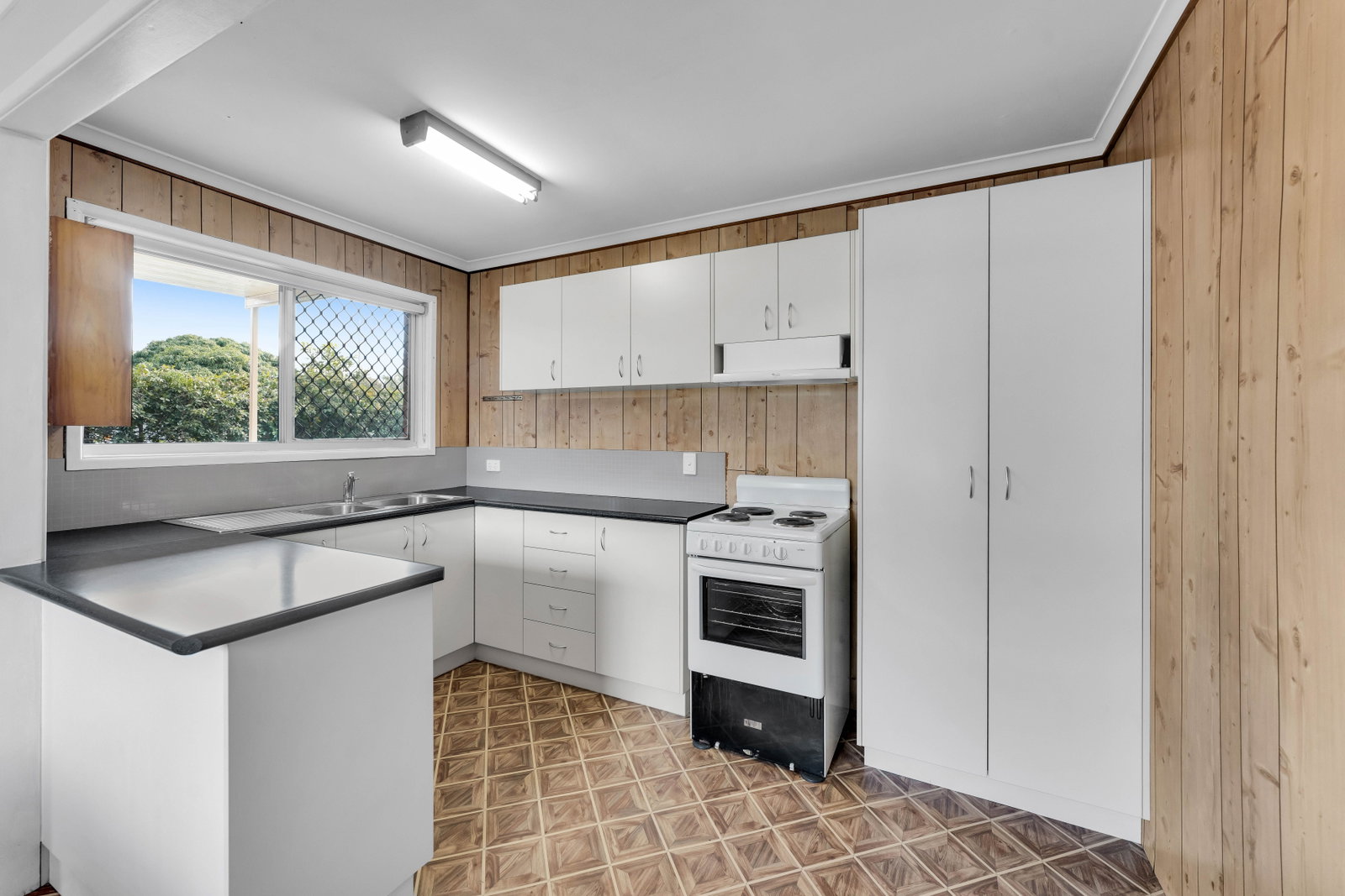 12 Melwood Street, Eagleby, QLD, 4207, Eagleby - Thumbnail 3