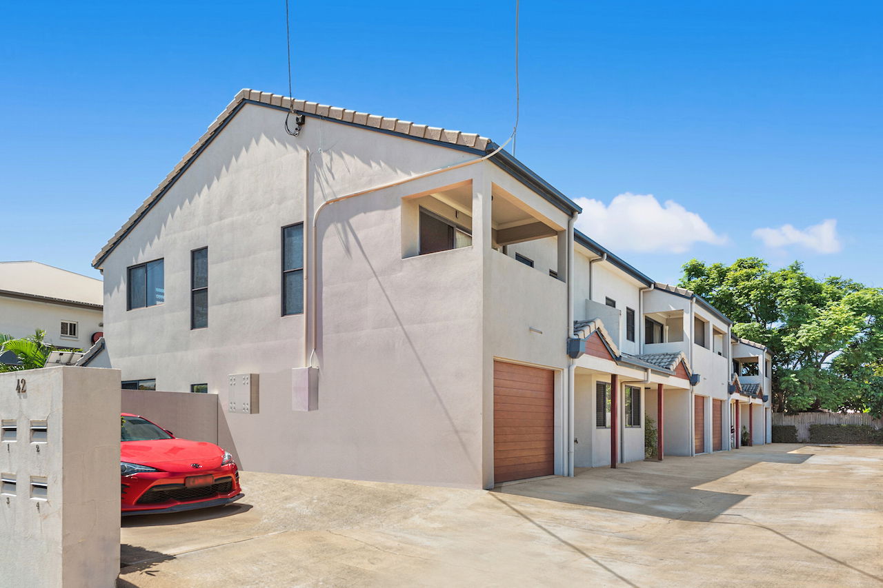 Main listing image for 2/42 Livermore Street, Redcliffe  QLD  4020