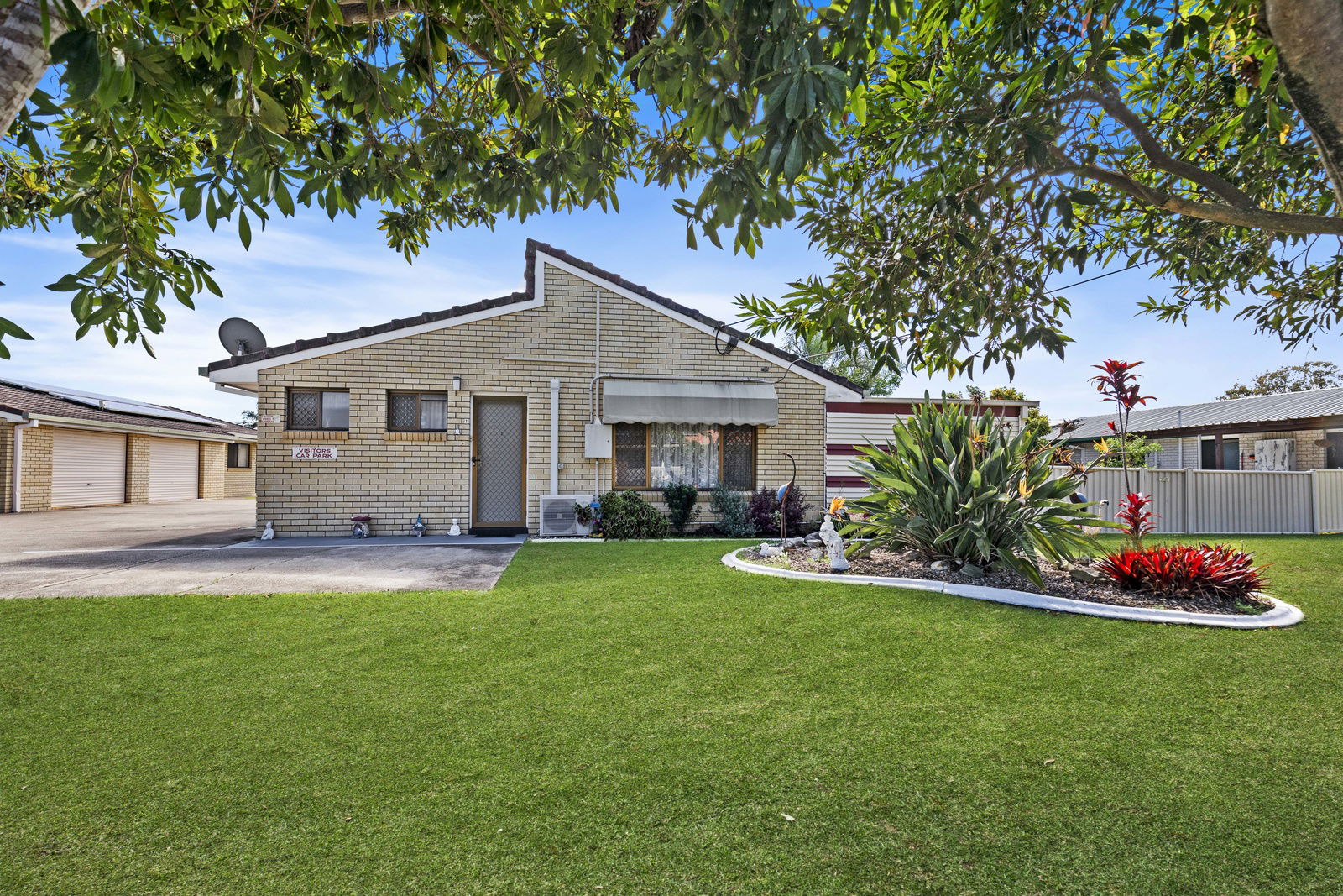Main listing image for 1/4 Drambuie Court, Kippa-Ring  QLD  4021