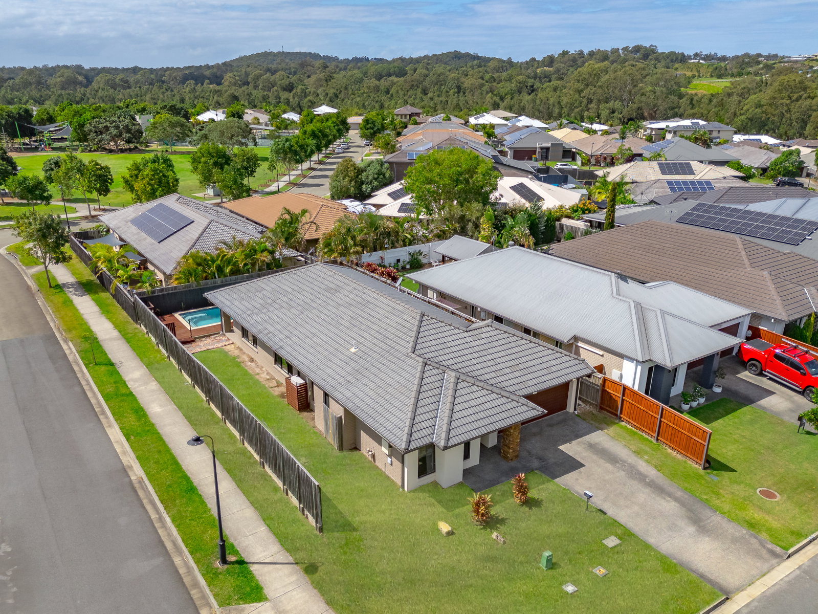 15 Bredbo Street, Ormeau Hills, QLD, 4208, Ormeau Hills - Thumbnail 2