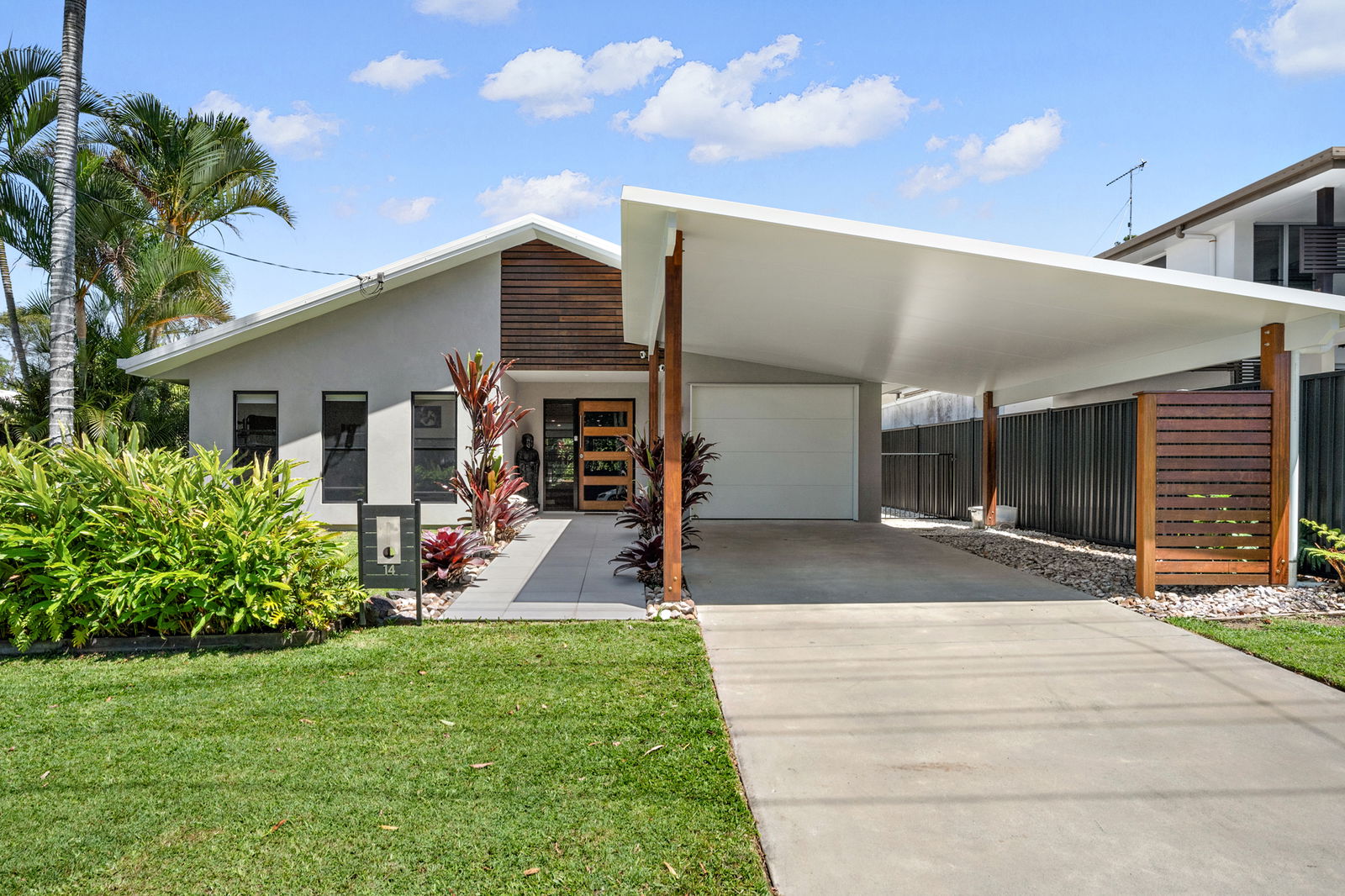 Main listing image for Dicky Beach – address available on request – House for sale R2-4344322