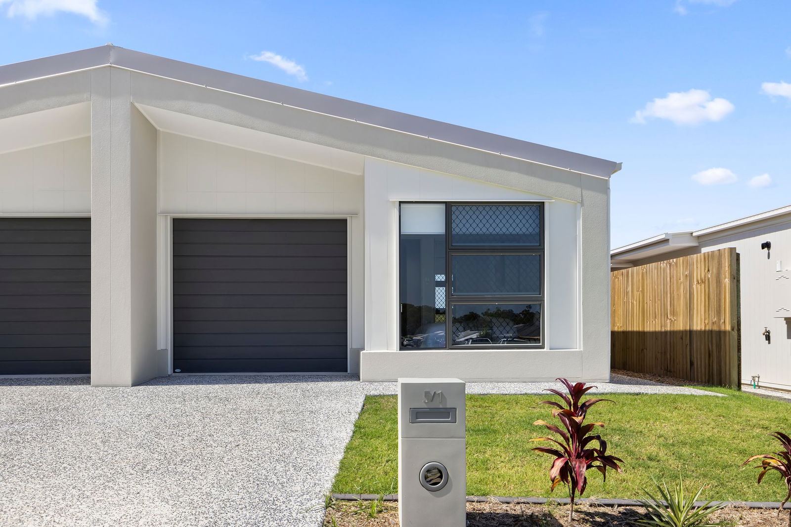 Main listing image for 1/5 Kestrel Road, Park Ridge  QLD  4125