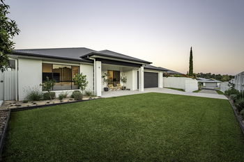 Image 5 for 8 Bowerbird Avenue, Burnside  QLD  4560