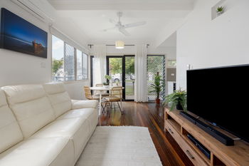 Image 5 for 65 McLennan Street, Woody Point  QLD  4019
