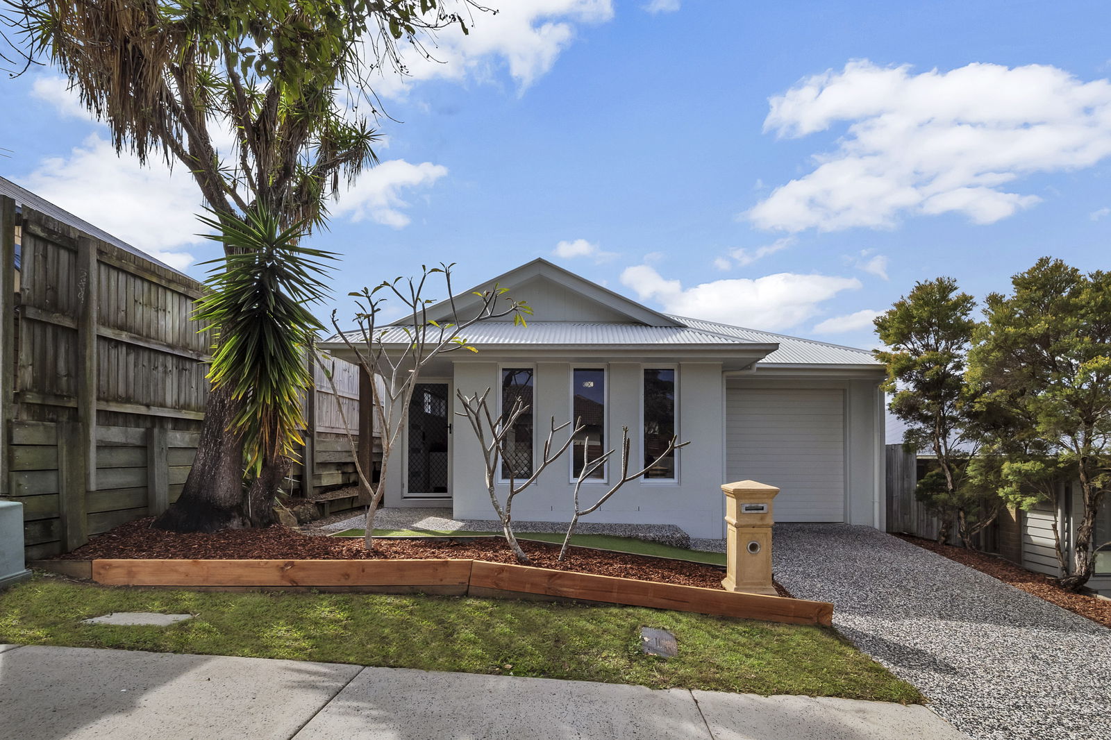 Main listing image for 4 Keppel Close, Springfield Lakes  QLD  4300