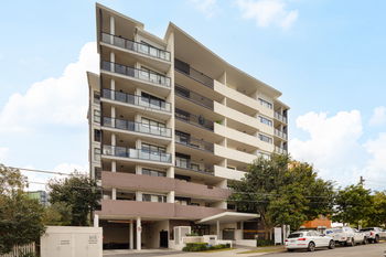 Image 4 for 204/9-15 Regina Street, Greenslopes  QLD  4120