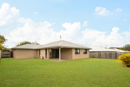 54 Clark Avenue, Glass House Mountains