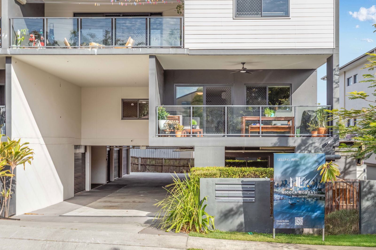 Main listing image for 4/7 Livingstone Street, Yeerongpilly  QLD  4105