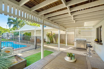 Image 5 for 431 Scarborough Road, Scarborough  QLD  4020