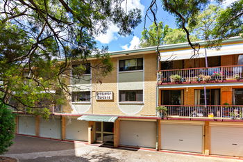 Image 4 for 2/5 Grosvenor Road, Indooroopilly  QLD  4068
