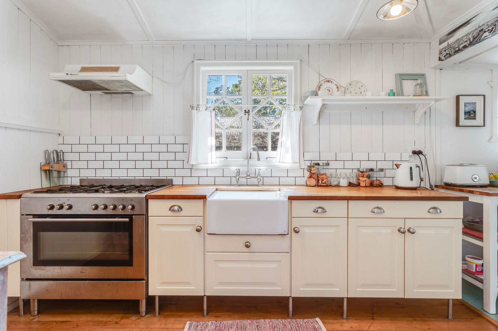 Main listing image for 87 Lugg Street, Bardon  QLD  4065