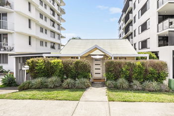 Image 5 for 19 Canberra Terrace, Kings Beach  QLD  4551