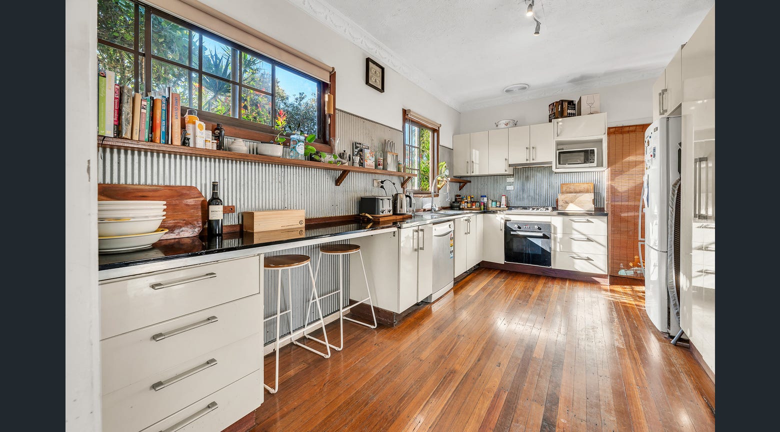 Main listing image for 73 Palm Beach Avenue, Palm Beach  QLD  4221