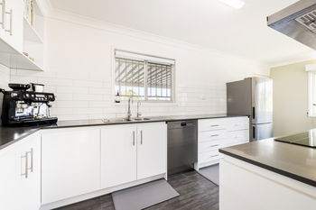 Image 5 for 11 McKenzie Street, Bundamba  QLD  4304