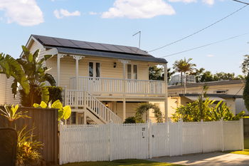 Image 6 for 27 Bell Street, Woody Point  QLD  4019