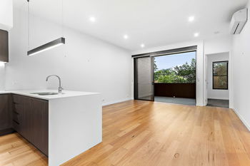 Image 3 for 204/133 Clarence Road, Indooroopilly  QLD  4068