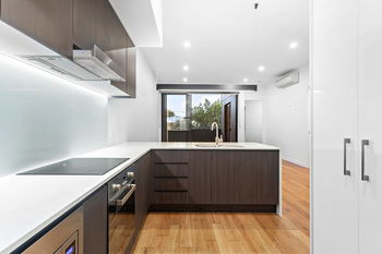 Image 5 for 204/133 Clarence Road, Indooroopilly  QLD  4068