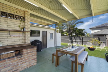 Image 4 for 31 Arthur Street, Woody Point  QLD  4019