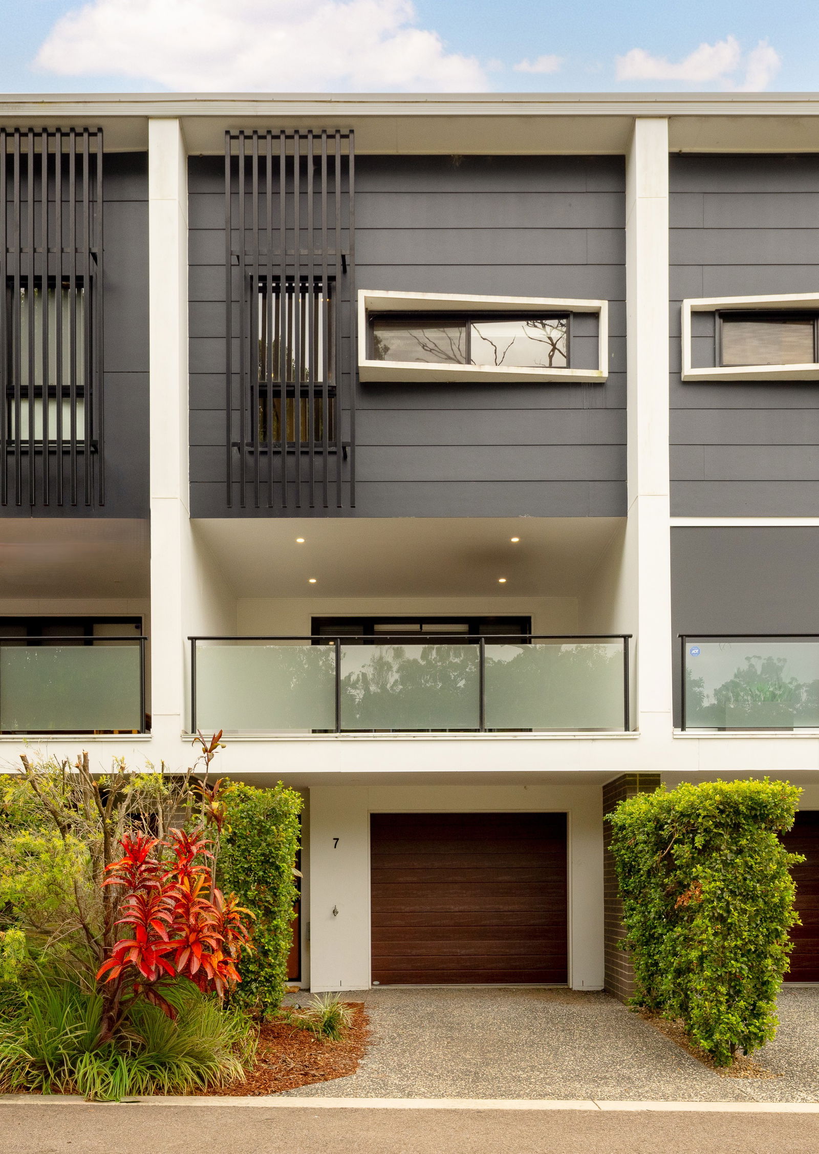 Main listing image for 7/6 Tallowwood Street, Seven Hills  QLD  4170